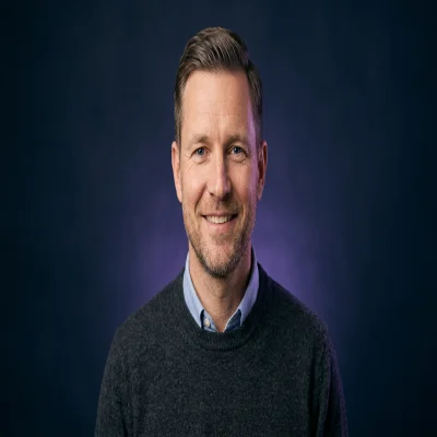 Porträt Henrik Merz, Coach für Schadensvorbereitung, quadratisches Foto 400×400 px